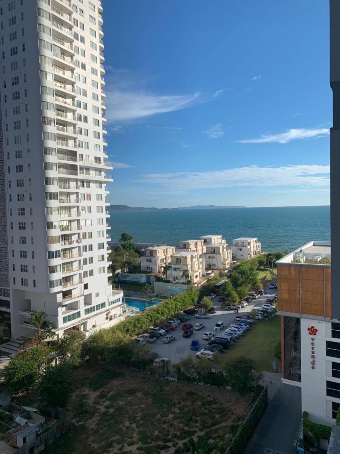 Veranda Residences Pattaya By Phung Jomtien Beach Extérieur photo